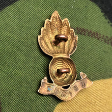 Charger l'image dans la galerie, Original WW2 British Army Collar Badge - Royal Artillery - The Militaria Shop