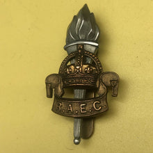 Load image into Gallery viewer, Original British Army Cap Badge - Royal Army Education Corps - The Militaria Shop