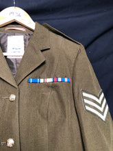 Lade das Bild in den Galerie-Viewer, Grade 1 Used British Army No.2 Women's Dress Uniform Jacket - Size 162/92/76 - The Militaria Shop