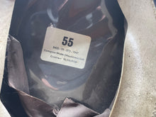 Lade das Bild in den Galerie-Viewer, Original British Army Guards Peaked Cap - Size 55cm - The Militaria Shop