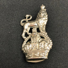 Lade das Bild in den Galerie-Viewer, Original WW1 British Army Cap Badge - Queen's Own Royal West Kent Regiment - The Militaria Shop