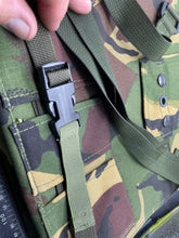 Charger l'image dans la galerie, Original British Army Field Pack / Gas Mask DPM Bag - New Unissued - The Militaria Shop