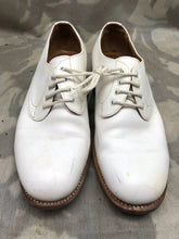 Load image into Gallery viewer, Genuine British Army Women's White Summer Shoes - WW2 Pattern - Size UK 5 L - The Militaria Shop