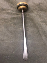 Load image into Gallery viewer, Original WW1 / WW2 British Army SMLE Lee Enfield Brass Oil Bottle EFD Marked - The Militaria Shop