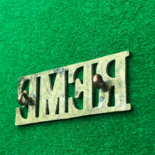 Load image into Gallery viewer, Original WW2 British Army Brass Shoulder Title - REME Engineers - The Militaria Shop
