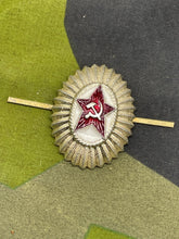 Charger l'image dans la galerie, Original Soviet Air Force Cap Badge - The Militaria Shop