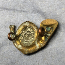 Lade das Bild in den Galerie-Viewer, Original WW1 British Army King's Own Yorkshire Light Infantry Collar Badge - The Militaria Shop