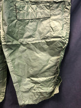 Load image into Gallery viewer, British Army Surplus 22C RAF Waterproof Over Trosuers - Size 4 - The Militaria Shop