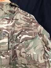 Charger l'image dans la galerie, British Army MTP Camouflaged Windproof Combat Jacket Smock-Size 180/96 - The Militaria Shop