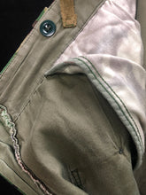 Charger l'image dans la galerie, Genuine British Army 68 Pattern DPM Trousers - Size 28" Waist - The Militaria Shop