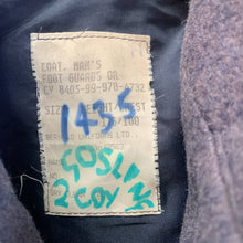 Charger l'image dans la galerie, Original British Army Foot Guards Greatcoat Other Ranks - Size 176/100 - The Militaria Shop