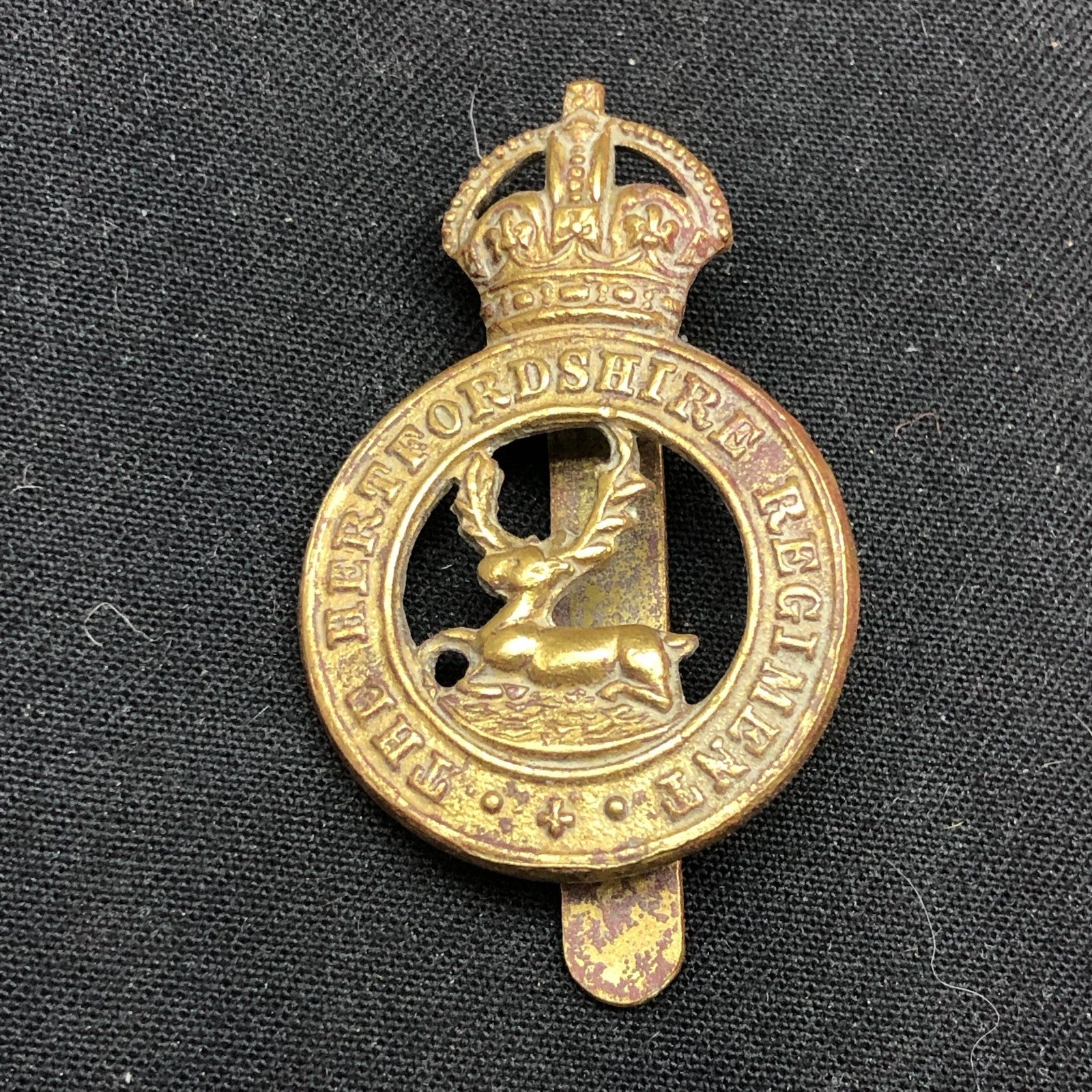 Original WW2 British Army Cap Badge - Hertfordshire Regiment - The Militaria Shop
