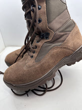 Lade das Bild in den Galerie-Viewer, British Army Surplus Brown Leather Combat Boots - YDS - Size UK 7 M - The Militaria Shop