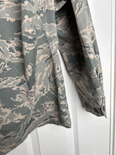 Load image into Gallery viewer, Surplus US Air Force UCP Uniform Jacket 8R - The Militaria Shop