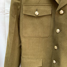 Charger l'image dans la galerie, Genuine British Army No.2 Dress Uniform Tunic Jacket - Size 170/104/88 - The Militaria Shop
