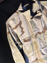 Lade das Bild in den Galerie-Viewer, Gulf War US Army DCU Camouflaged Combat Field Coat/Jacket - Large/Regular - The Militaria Shop