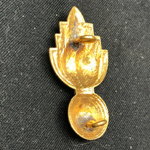 Lade das Bild in den Galerie-Viewer, Genuine British Army Cap Badge - Royal Engineers - The Militaria Shop