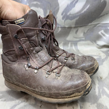 Load image into Gallery viewer, British Army Brown Leather Combat Boots - Altberg - Size UK 7M - The Militaria Shop