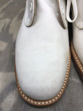 Load image into Gallery viewer, Genuine British Army Women's White Summer Shoes - WW2 Pattern - Size UK 3 S - The Militaria Shop