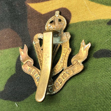 Load image into Gallery viewer, Original WW1 British Cap Badge - Tyneside Irish Northumberland Fusiliers - The Militaria Shop