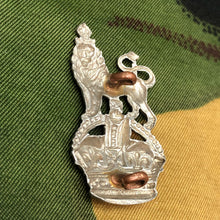 Charger l'image dans la galerie, Original WW1 British Army Cap Badge - Queen's Own Royal West Kent Regiment - The Militaria Shop