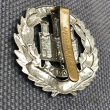 Load image into Gallery viewer, Original WW2 British Army Cap Badge - West Yorkshire Regiment - The Militaria Shop