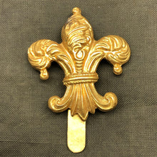 Charger l'image dans la galerie, British Army Cap/Beret Badge - 7th (Ardwick) Battalion Manchester Regiment - The Militaria Shop