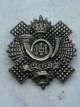 Lade das Bild in den Galerie-Viewer, Original British Army WW1 / WW2 Highland Light Infantry Cap Badge - The Militaria Shop