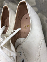 Load image into Gallery viewer, Genuine British Army Women's White Summer Shoes - WW2 Pattern - Size UK 6 M - The Militaria Shop
