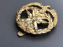 Load image into Gallery viewer, Vintage Kuwait Armed Forces Cap Badge - The Militaria Shop