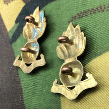 Load image into Gallery viewer, Original WW2 British Army Collar Badges - Royal Artillery - The Militaria Shop