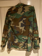 Load image into Gallery viewer, US Air Force Hot Weather Woodland Camouflage BDU Combat Field Jacket. Small/Long - The Militaria Shop