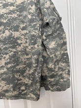 Charger l'image dans la galerie, Surplus US Army ACU Combat Uniform Jacket -Size Medium-Short - The Militaria Shop