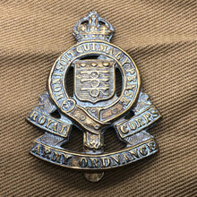 Load image into Gallery viewer, Original WW2 British Army Royal Army Ordnance Corps RAOC Cap Badge - The Militaria Shop
