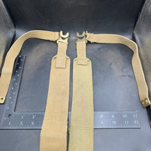 Lade das Bild in den Galerie-Viewer, Original WW2 British Army 37 Pattern Equipment Webbing L Strap Set - The Militaria Shop