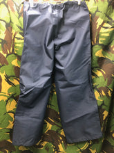 Lade das Bild in den Galerie-Viewer, Vintage Royal Mail Stormproof Leggings Trousers - 34-38" Waist - The Militaria Shop