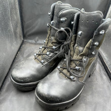 Lade das Bild in den Galerie-Viewer, Army Black Leather High Top Magnum Combat Boots - Size EU 40 - UK 6.5 - 250 - The Militaria Shop