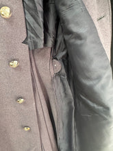 Charger l'image dans la galerie, Genuine British Army Surplus Household Guards Greatcoat Overcoat Size 88cm - The Militaria Shop