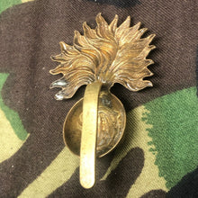 Load image into Gallery viewer, Original WW1 British Army Cap Badge - Honourable Artillery Company - The Militaria Shop