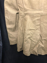 Lade das Bild in den Galerie-Viewer, Original WW2 US Army Class A Dress Jacket - Private Ryan Prop - 38" Regular - The Militaria Shop