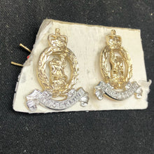 Lade das Bild in den Galerie-Viewer, Original British Collar Badge Pair - Adjutant General's Corps - The Militaria Shop