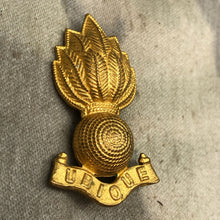 Load image into Gallery viewer, Original WW2 British Army Royal Engnineers Cap Badge - The Militaria Shop