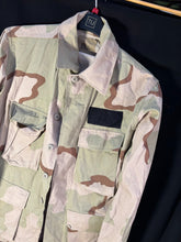 Charger l'image dans la galerie, Gulf War US Army DCU Camouflaged Combat Field Coat/Jacket - Medium/Short - The Militaria Shop
