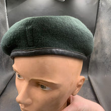 Lade das Bild in den Galerie-Viewer, Genuine British Army Forces Rifles Wool Beret - Size 55 - The Militaria Shop