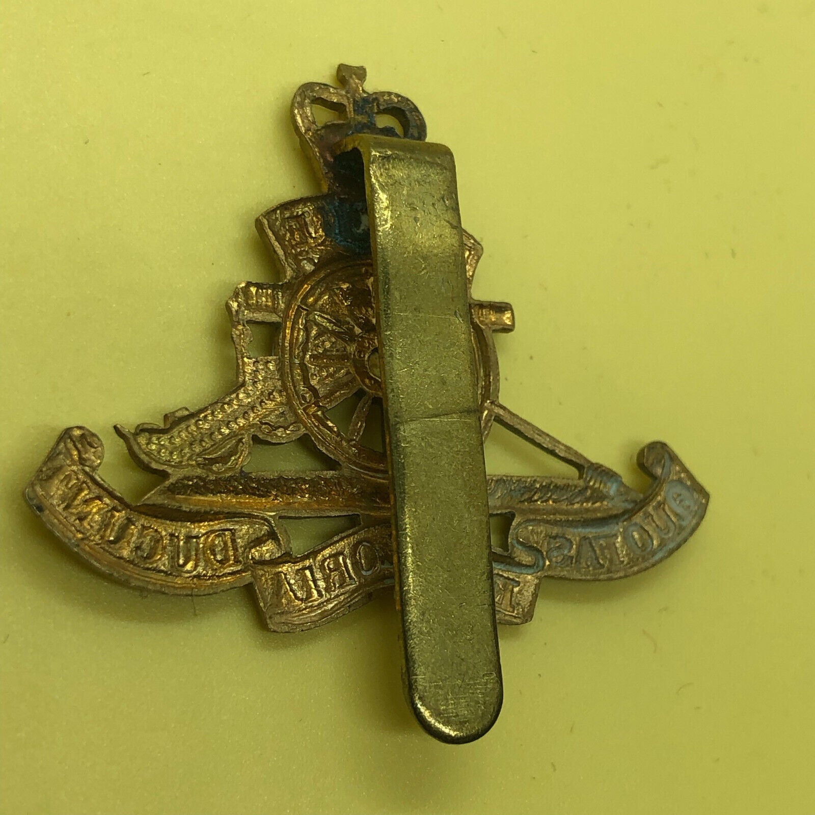 Genuine British Army Cap Badge - Royal Artillery - The Militaria Shop