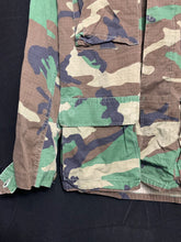 Load image into Gallery viewer, US Army Jacket Mens Woodland Camo Combat Military USA BDU Coat - 37" Chest - The Militaria Shop
