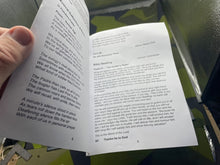 Lade das Bild in den Galerie-Viewer, Original British Army Dragoons Peaked Cap and Paper - Size 57cm - The Militaria Shop