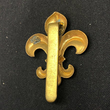 Lade das Bild in den Galerie-Viewer, Original WW2 British Army Cap Badge - Manchester Regiment - The Militaria Shop
