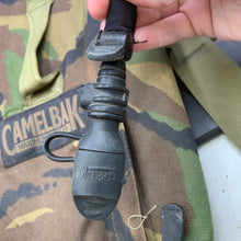 Charger l'image dans la galerie, Genuine British Army DPM Camouflaged Individual Hydration System - The Militaria Shop