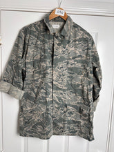 Charger l'image dans la galerie, Surplus US Air Force UCP Uniform Jacket 42 Long - The Militaria Shop